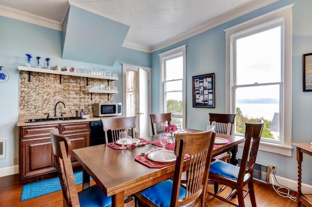 Astoria Painted Lady Historic Apt With River View! Εξωτερικό φωτογραφία