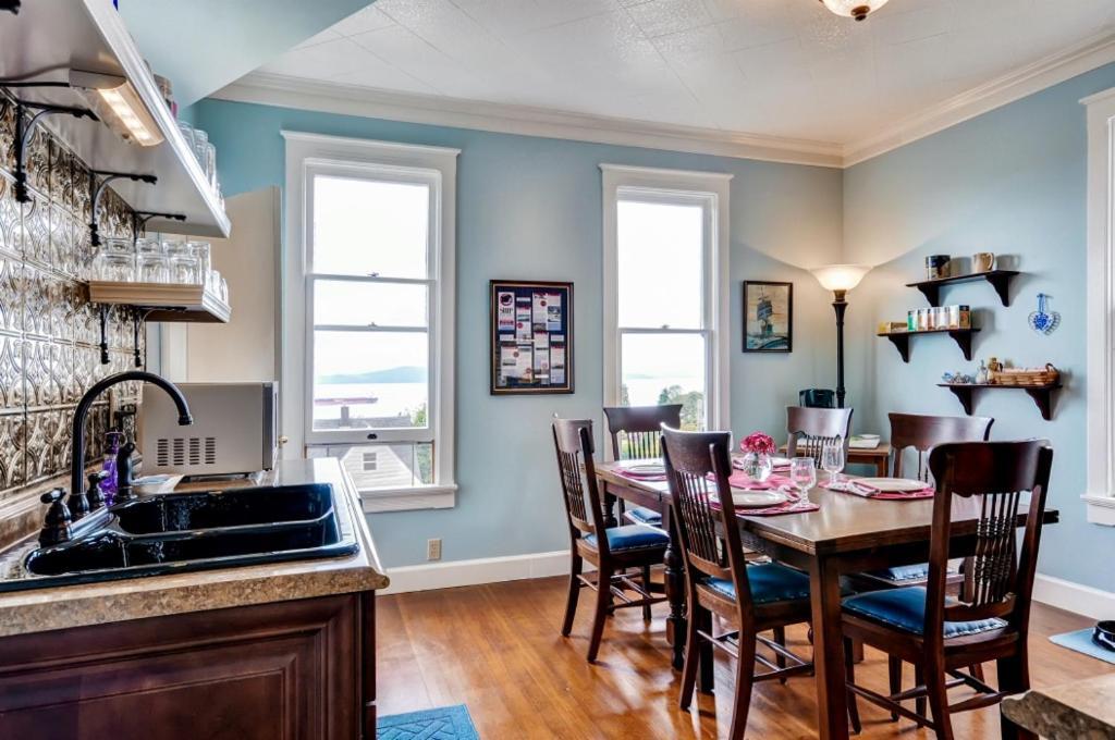 Astoria Painted Lady Historic Apt With River View! Εξωτερικό φωτογραφία