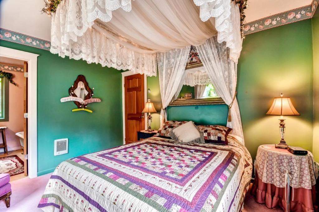 Astoria Painted Lady Historic Apt With River View! Εξωτερικό φωτογραφία